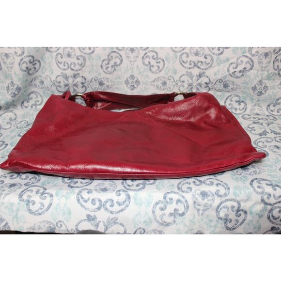 Elegant Raspberry Leather Handbag - Picture 10 of 10